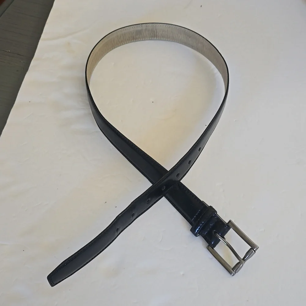 Mens Black leather Belt with Silver Buckle Sz.Medium